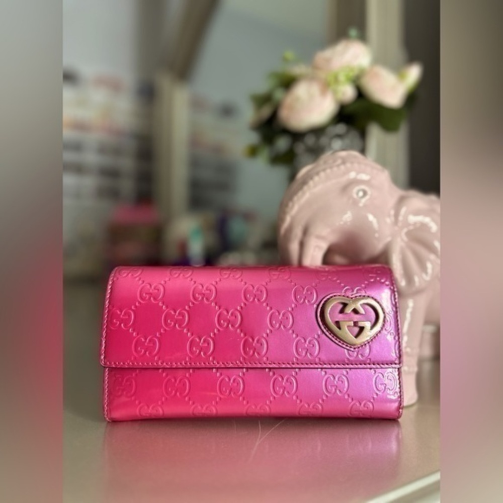 Gucci Wallet Pink with Heart GG